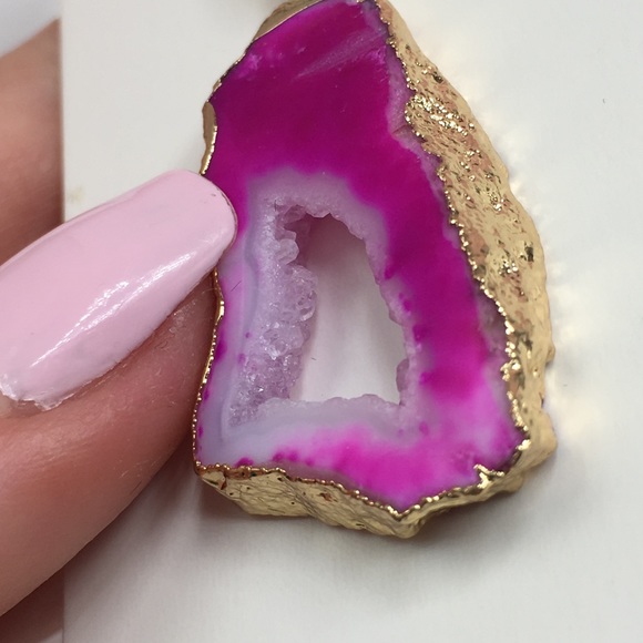 🔴SOLD🔴 14k yellow gold pink druzy pendant - Picture 2 of 6